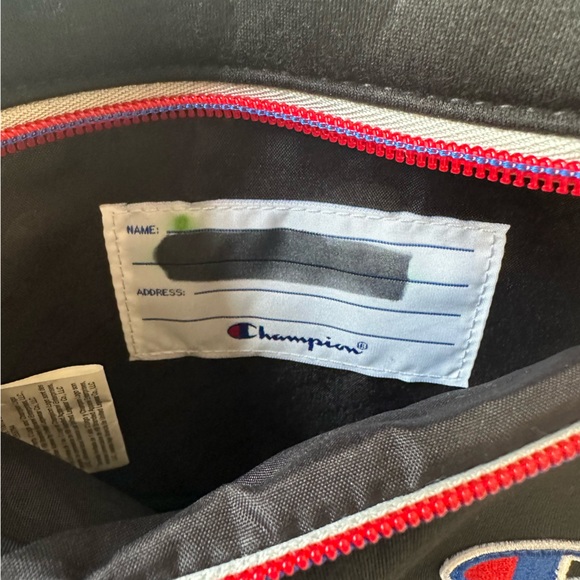 Champion fannypack. - Picture 7 of 11